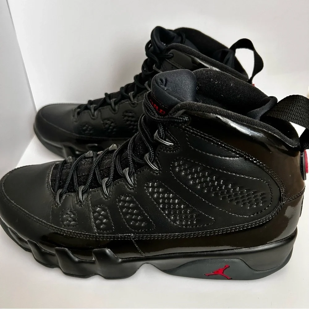 Air Jordan 9 Retro ‘Bred’ Sneakers